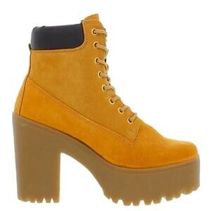 EUC Steve Madden Tindra Suede Lug-Sole Lace-Up Platform Ankle Boot Size 8